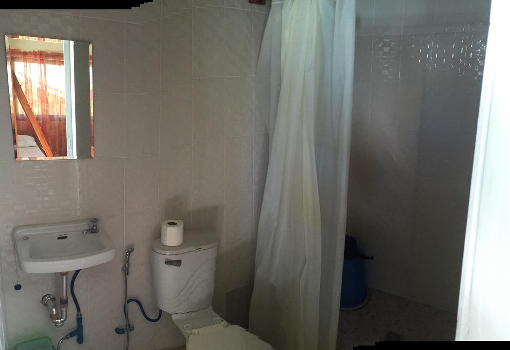 Bamboo House Beach Lodge & Restaurant Puerto Galera Εξωτερικό φωτογραφία