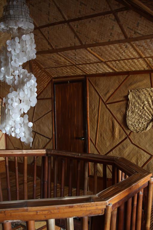 Bamboo House Beach Lodge & Restaurant Puerto Galera Εξωτερικό φωτογραφία